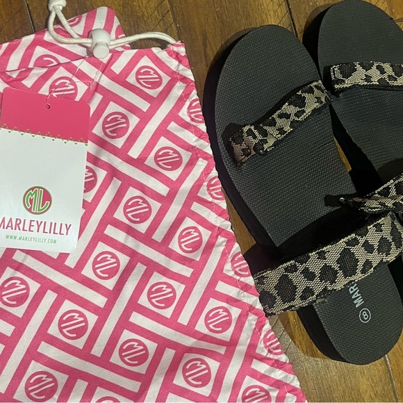 Stylish Black and Cream Sandals - Picture 4 of 5